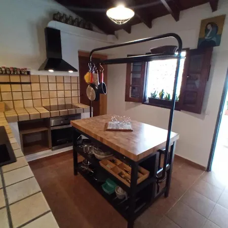 Comoda 2 Pax Descansar Y Disfrutar Pensionat